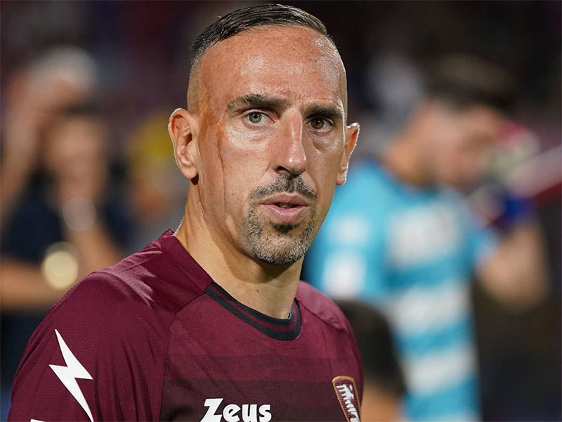 nhung-so-7-huyen-thoai-cua-bong-da-the-gioi-ribery