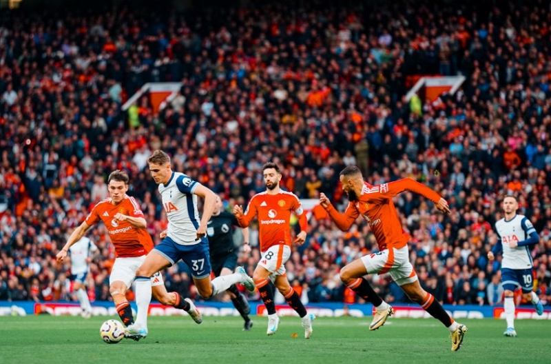 gary-neville-khong-co-onana-thi-man-utd-da-thung-luoi-tren-5-ban-tro-len