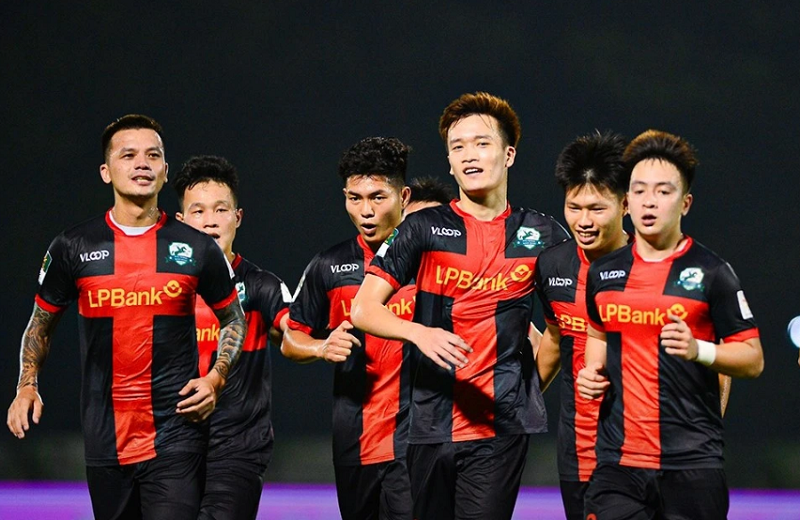lap-sieu-pham-hoang-duc-duoc-tung-ho-len-tan-may-xanh