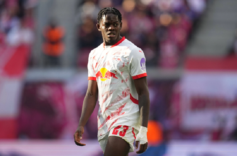 liverpool-va-mu-doi-dau-trong-cuoc-dua-gianh-castello-lukeba